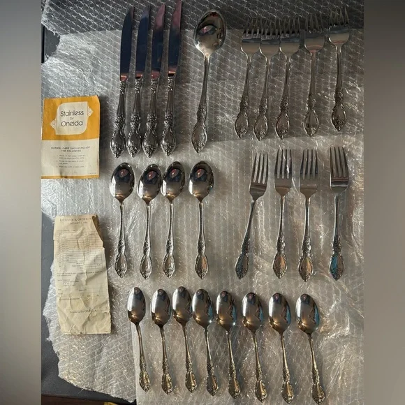 Oneida Wordsworth Rose Stainless Flatware USA Silverware Forks, Knives 26 Pcs - Picture 12 of 16